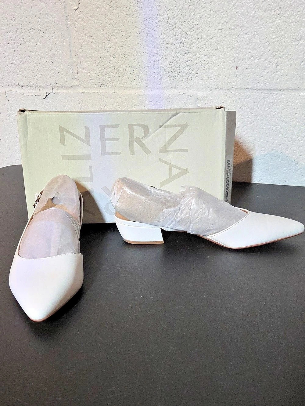Naturalizer Banks Pumps in White US 8.5 M NWT
